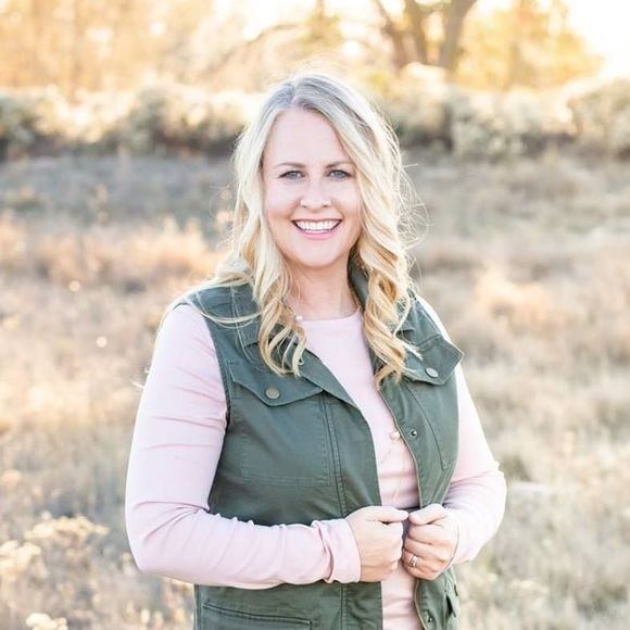 Meet your Posher, Nikki - Picture 1 of 1